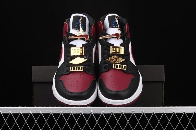 All categories Air Jordan Jordan series basketball shoes Air Jordan 1 Mid Air Jordan 1 Mid AJ1 Joe 1 China 35th anniversary limited black and red color mid-top basketball shoes CZ4385-016